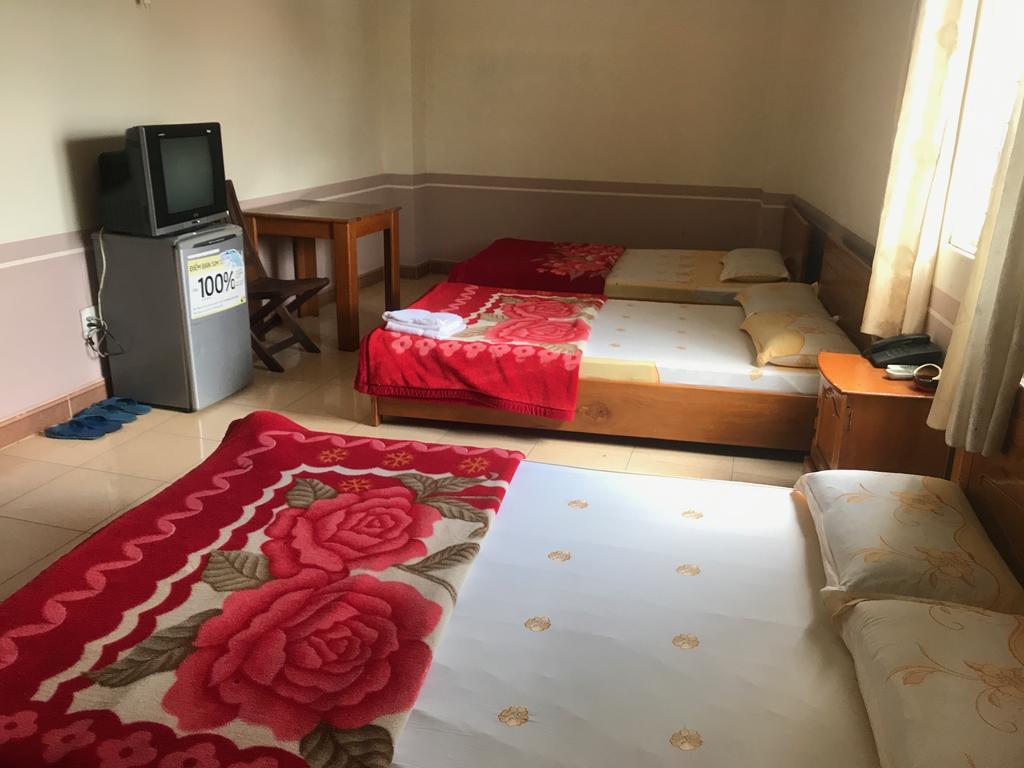 Hôtel Kim Hoan Ngoc à Pleiku Extérieur photo